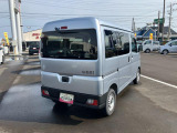 静岡ダイハツの直営店舗同士であれば、お住まいから最寄りの店舗にお車を取り寄せてご商談いただくことも可能です。