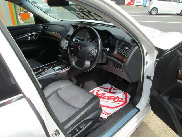 日産 フーガハイブリッド の中古車詳細 (93,000km, クリスタルホワイト 