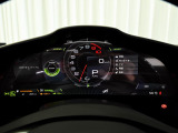 Apple CarPlayやワイヤレスチャージャーを備えた296GTSは、最新テクノロジーとイタリアンエモーションが融合した理想のドライビング空間です。