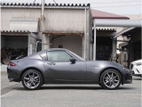 オープンカーならではのスタイルがほれぼれします。