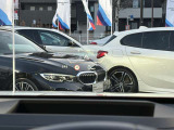 BMWを熟知したメカニックによる、360度の納車前点検。ドイツ本国と同様の教育・訓練を受けたメカニックが徹底的に点検、整備した後にお客様にお引渡しします。