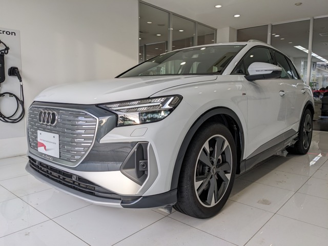 Q4 e-tron 40 Sライン 