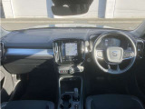 XC40 T4 AWD モメンタム 4WD 
