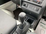 ★中古車なので、傷や凹みは多少はございます。小さな傷から大きな傷までさまざまです。大きな傷凹みは鈑金塗装修理後にお渡しを致しております。自社鈑金工場完備ですので、スピーディーな対応が可能です!