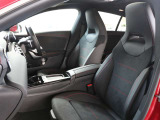 新車登録時からの36ヶ月間以内のメルセデスケア(メーカー保証)につきましては名義変更後に継承手続きいたします。故障の修理、メンテナンスサービスを新所有者の方が全国の正規販売店にてサービスを受けられます。