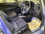 フィット感のあるシート。身体をしっかりと支えてくれるので、長時間の運転も快適にサポートしてくれます。