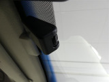 安心装備ドライブレコーダーを装備しています。自車の走行状態を常に録画しています。