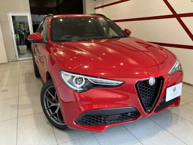 ステルヴィオ 2.0 ターボ Q4 ヴェローチェ 4WD 