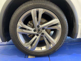 純正19インチアルミ!タイヤサイズは255/45R19です