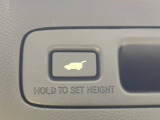 【パワーバックドア】スマートキーや運転席のボタンを押すだけでリアゲートが自動で開閉します!荷物を持っている時や、高い位置にあるバックドアを閉める際に便利な機能です♪