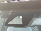 【トヨタセーフティセンス】走行中に前方の車両等を認識し、衝突しそうな時は警報とブレーキで衝突回避と被害軽減をアシスト。より安全にドライブをお楽しみいただけます。