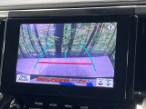 【バックカメラ】駐車時に後方がリアルタイム映像で確認できます。大型商業施設や立体駐車場での駐車時や、夜間のバック時に大活躍!運転スキルに関わらず、今や必須となった装備のひとつです!