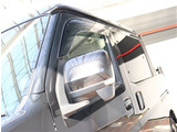 【車屋】として、長く車業界に従事した経験豊富なスタッフが多数在籍しております。