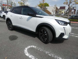 プジョー/シトロエン認定の整備工場も併設しておりますので、大切なお車をメンテナンスいたします。