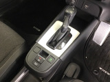 発進時から滑らかに加速する無段階変速のCVTはストップ&ゴーの多い街の中も快適です