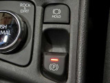 パーキングブレーキは自動でかかります
