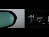 隣車線を走る車両をレーダーで検知し、ドアミラーでは確認しにくい後側方エリアに存在する車両に加え、急接近してくる車両も検知します。車両を検知するとドアミラーに搭載されたLEDインジケーターが点灯します。