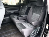 ご来店いただければ軽自動車からスポーツカー、1ボックスやセダンや輸入車などパソコンひとつで800台すべての在庫をご覧いただくことができます!