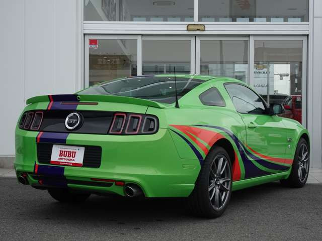フォード マスタング V8 GT パフォーマンスパッケージ の中古車