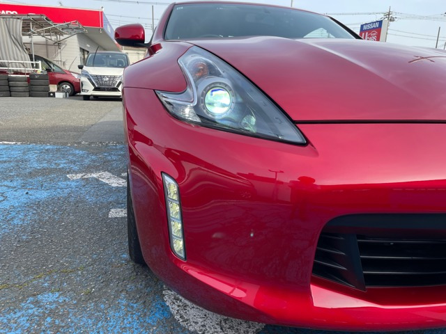 日産 フェアレディZ 3.7 の中古車詳細 (24,000km, カーマイン