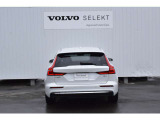 ◆バック/万が一を考え、安全性を重視する方に選ばれているVOLVO車。ドアを開閉するとその重み・厚みに驚くはず