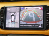 【アラウンドビューモニター&バックモニター】クルマを真上から見下ろしているかのような映像が表示され、周囲の状況がひと目で把握できるので、安心してスマートに駐車できます。駐車が苦手な方にオススメです!