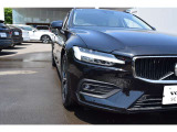 ◆ヘッドライト/VOLVOの代名詞ともいえるTシェイプのライトは、北欧神話のトールハンマーをイメージした意匠です