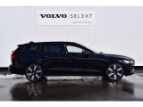 ◆サイド/流麗なプロポーションはVOLVO車の真骨頂。「美しいものと共にありたい」というオーナーの願いを満たします