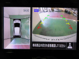 アラウンドビューモニターで車庫入れも空から見ている様に駐車できラクラクです。