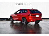◆バック/万が一を考え、安全性を重視する方に選ばれているVOLVO車。ドアを開閉するとその重み・厚みに驚くはず