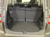 トランク荷室十分な容量あります。