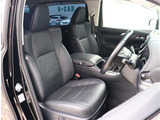 お車選びをお楽しみ頂けるよう、在庫車の展示スペースを十分に確保しております。