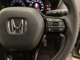 右側のステアリングスイッチはHondaセンシング系のスイッチ他にセレクターホイールを装備。スピードメーター内・マルチインフォメーション・ディスプレーの各表示が確認できます。