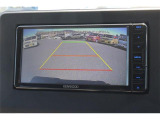 バックモニター付ですので、車庫入れも駐車もラクラクです。