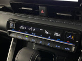 【シートヒーター】寒い日に重宝するシートヒーター!エアコンより早く温まってくれるので寒がりの人も安心ですね♪エアコンの温風は乾燥するから苦手、という方にもをおすすめです。