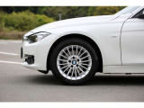 BMW 320dブルーパフォーマンス ラグジュアリー入庫しました!ディーゼルエンジン ナビ バックカメラ ETC レザーシート Bluetooth接続 装備充実の1台です!お気軽にお問い合わせください
