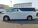 アルファード ハイブリッド 2.5 S タイプゴールド E-Four 4WD 