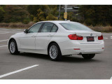 BMW 320dブルーパフォーマンス ラグジュアリー入庫しました!ディーゼルエンジン ナビ バックカメラ ETC レザーシート Bluetooth接続 装備充実の1台です!お気軽にお問い合わせください