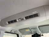 【リヤシーリングファン】車内の空気を循環させることで室内空間の温度を均一に保つことで後席も快適に過ごしていただくことができます!