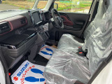 個性豊かなスタッフがお客様のご来店をお待ちしております。 女性の方、車に詳しくない方にも愛車選びをしっかりとサポート致します!!