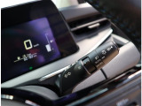 【車屋】として、長く車業界に従事した経験豊富なスタッフが多数在籍しております。