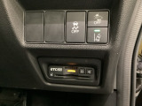 Hondaセンシング用のVSA解除とレーンキープアシストシステムのメインスイッチなどはハンドルの右側に装備しています。その下にETC2.0がついています。高速道路の料金所の通過も楽々です。
