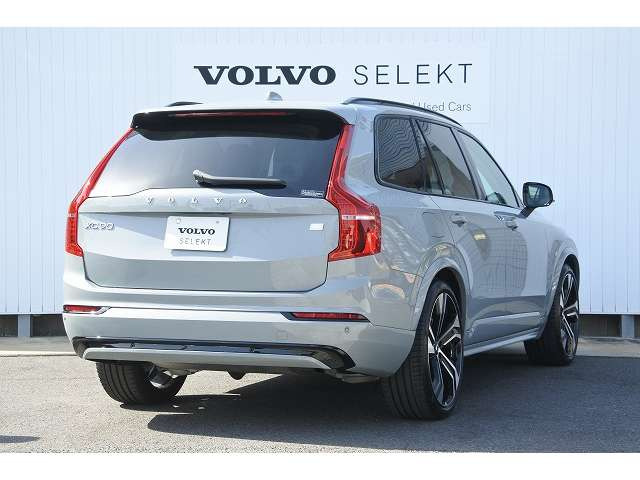 ボルボ XC90 ウルトラ T8 AWD プラグイン ハイブリッド 4WD の