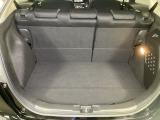 コンパクトボディーなのに、荷室はこんなに広々!たくさん荷物が積めますよ。