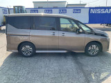 セレナ 1.4 e-4ORCE ハイウェイスターV 4WD 