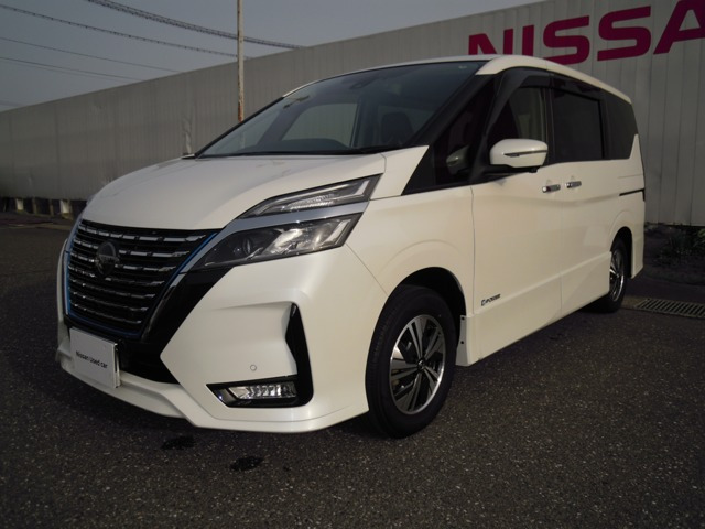 セレナ 1.2 e-POWER ハイウェイスター V 