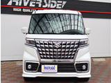 【車屋】として、長く車業界に従事した経験豊富なスタッフが多数在籍しております。