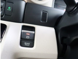 『1台』のお車に対して、3名体制で日々議論を重ね仕入れを行っております。