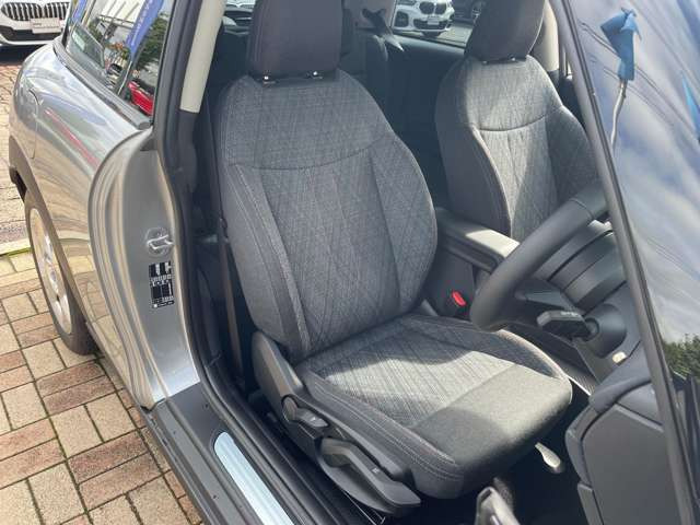 【茨城県】MILNE F3モデル　ミルン　5'4\" 1/2 カーボン使用　31L BMW MINI ミニ クーパー C DCT の中古車詳細 (2,000km, メル