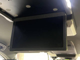 【フリップダウンモニター】大画面モニターで後席でもエンタメをお楽しみいただけます。小さなお子様にも大人気の装備です♪